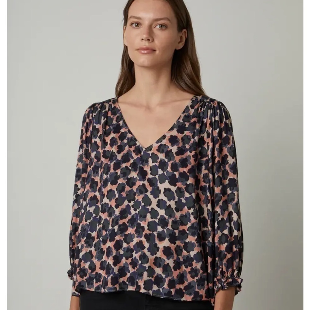 Velvet by Graham & Spencer Hadlee V-Neck Printed Watercolor Blouse Size S